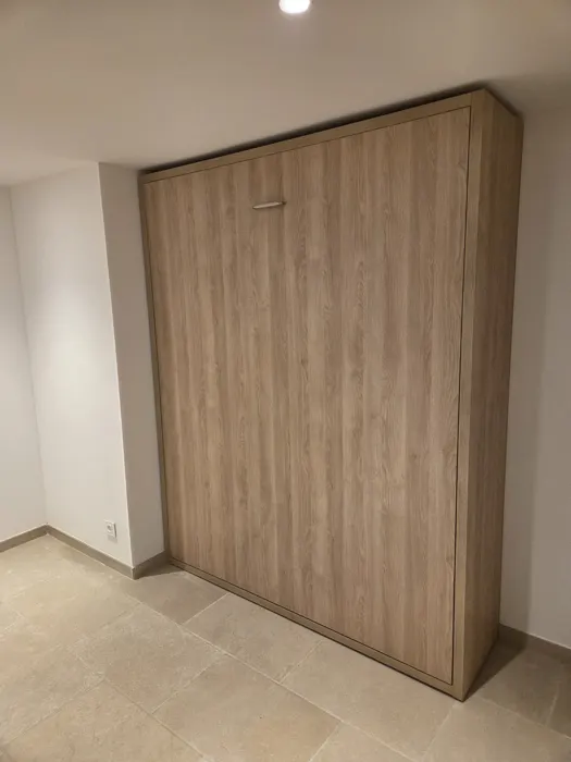 Lit escamotable en bois intégré sur mesure